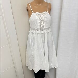 17” ptp Elegant White Lace-Up Dress